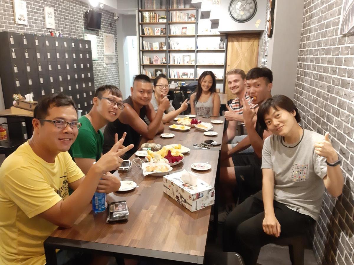 Quiet Hostel - Minquan Inn Tainan Buitenkant foto
