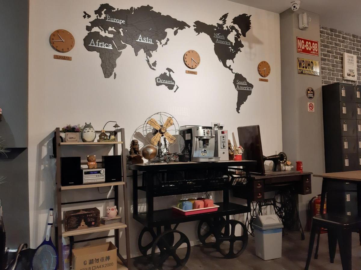 Quiet Hostel - Minquan Inn Tainan Buitenkant foto