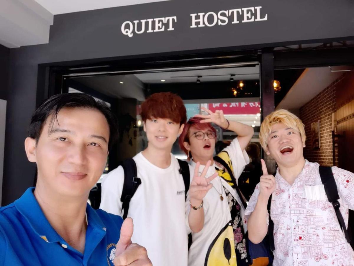Quiet Hostel - Minquan Inn Tainan Buitenkant foto